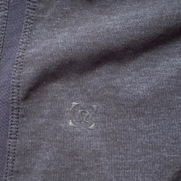 Lululemon Men's dark heather blue Athletic Shorts XL 8 in inseam - Picture 2 of 4